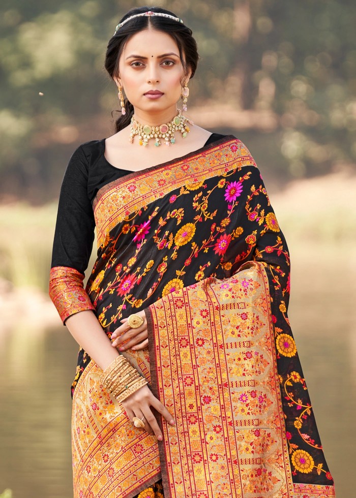 Elegant Banarasi Silk Saree with Zari Border & Pallu Black