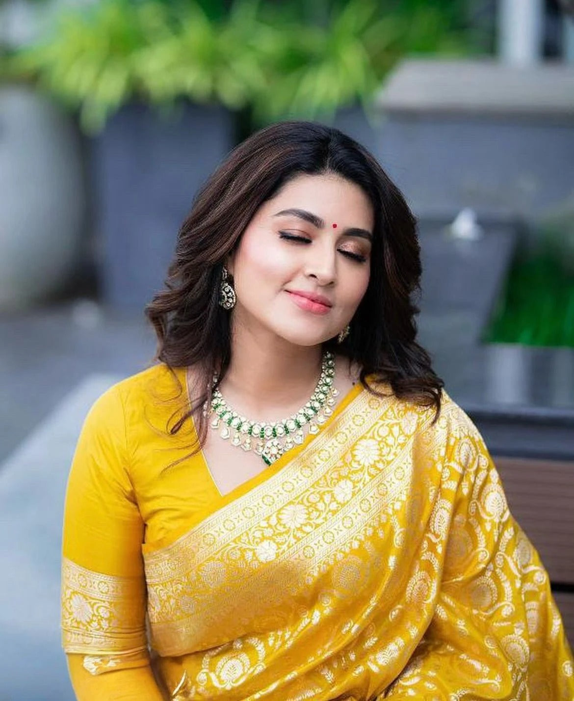 Stunning Yellow Soft Silk Saree With Resonant Blouse Piece