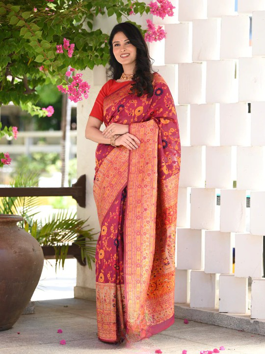 Elegant Banarasi Silk Saree with Zari Border & Pallu Red