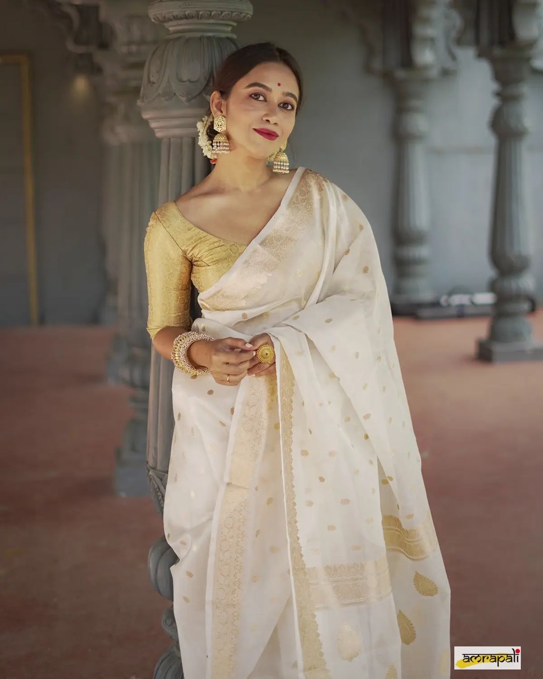 Elegant Banarasi Silk Saree with Gold Zari Embellishments White