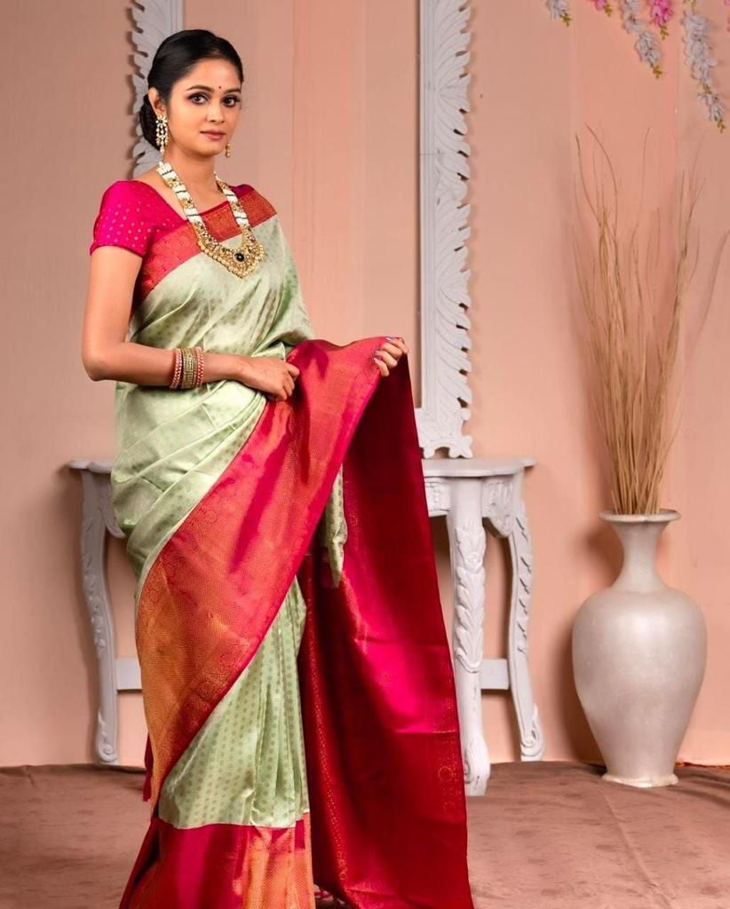 Fashion Trend Lichi Silk Saree with Intricate Zari Design