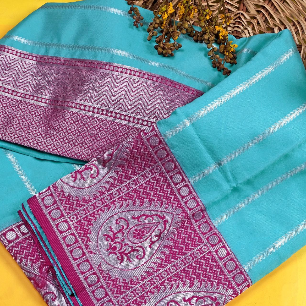 Luxury Silk Saree with Lichi Fabric & Exquisite Zari Art