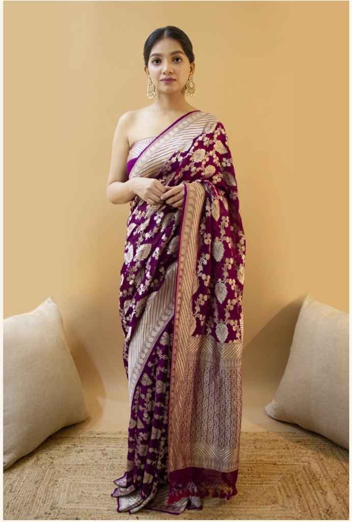 Traditional Look Lichi Silk Saree with Classy Zari Pattern