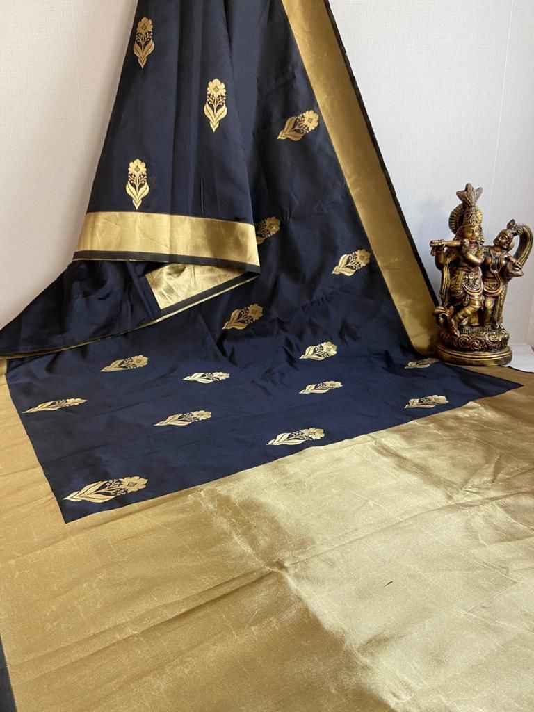 Gorgeous Lichi Silk Saree with Grand Zari Pallu
