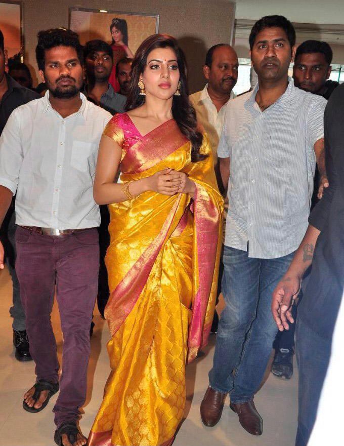 Latest Trending Lichi Silk Saree with Zari Weaving