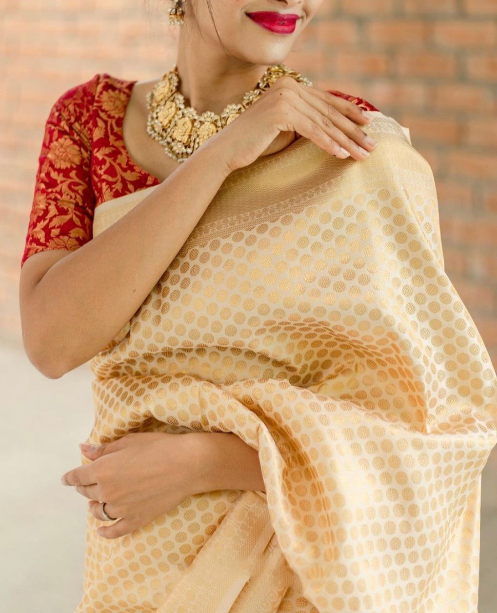 Rich Heritage Lichi Silk Saree with Exclusive Zari Weaving