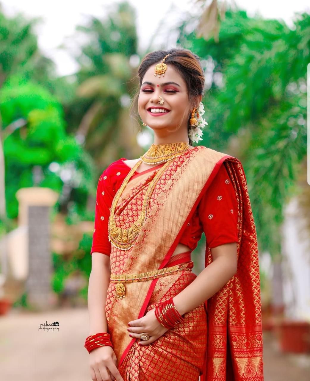 Best Selling Lichi Silk Saree with Grand Zari Work