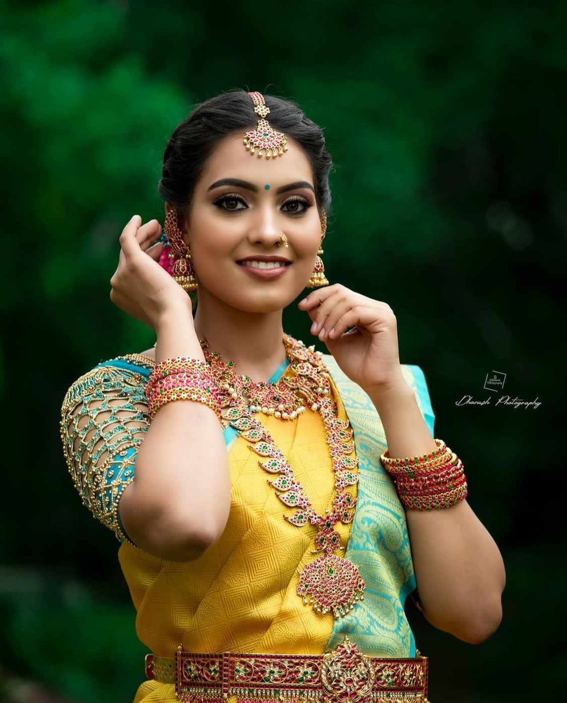 Handwoven Designer Lichi Silk Saree with Traditional Zari