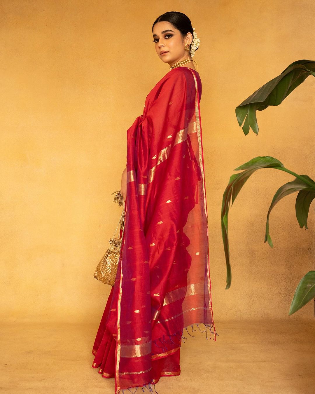 Imaginative Red Cotton Silk Saree With Aplomb Blouse Piece