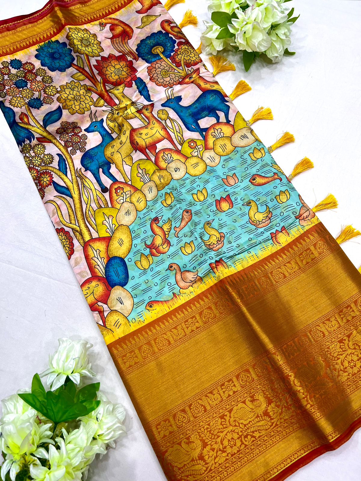Arresting Beige Kalamkari Printed Saree With Impressive Blouse Piece
