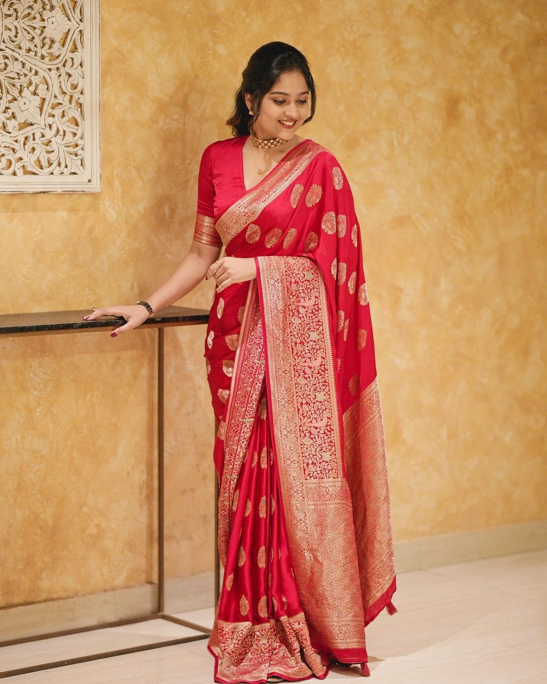 Adorable Red Soft Lichi Silk Saree With Classic Blouse Piece