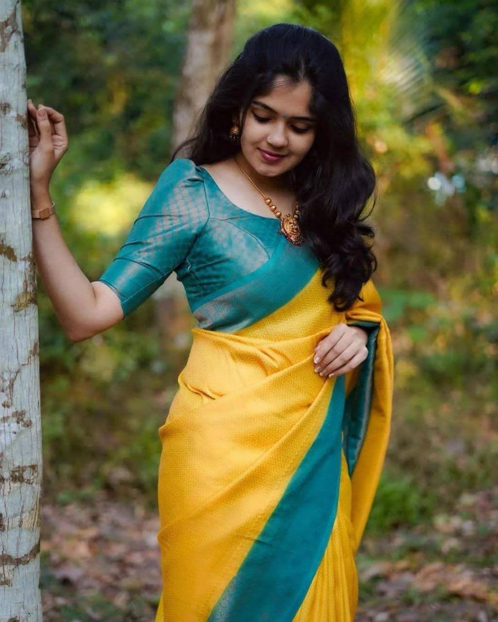 Phenomenal Yellow Soft Silk Saree With Preferable Blouse Piece