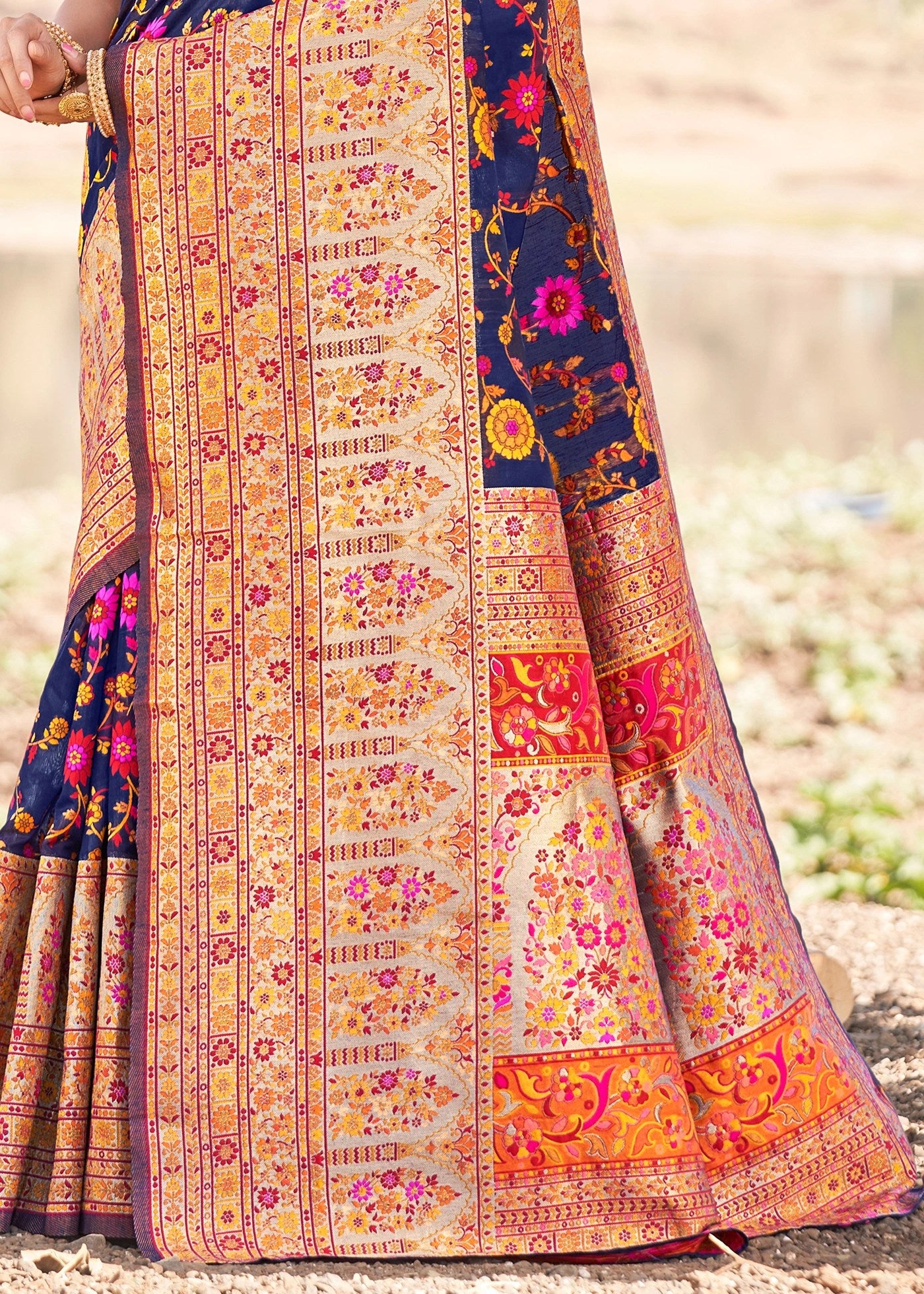 Elegant Banarasi Silk Saree with Zari Border &amp; Pallu Blue