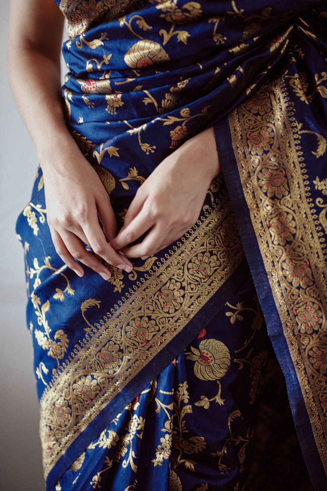 Premium Elegant Lichi Silk Saree with Intricate Zari Weaving
