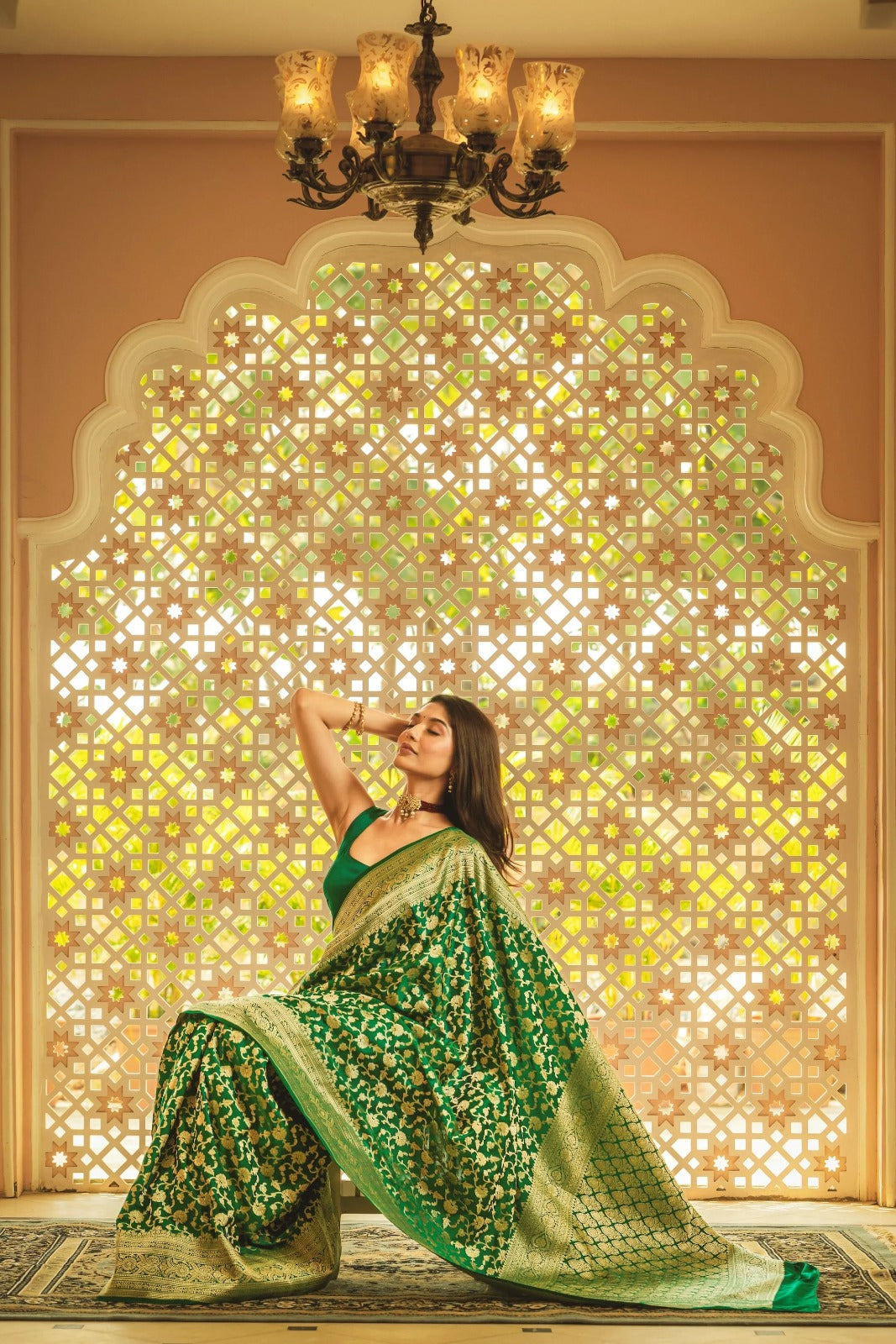 Fabulous Green Soft Silk Saree with Ethnic Blouse Piece