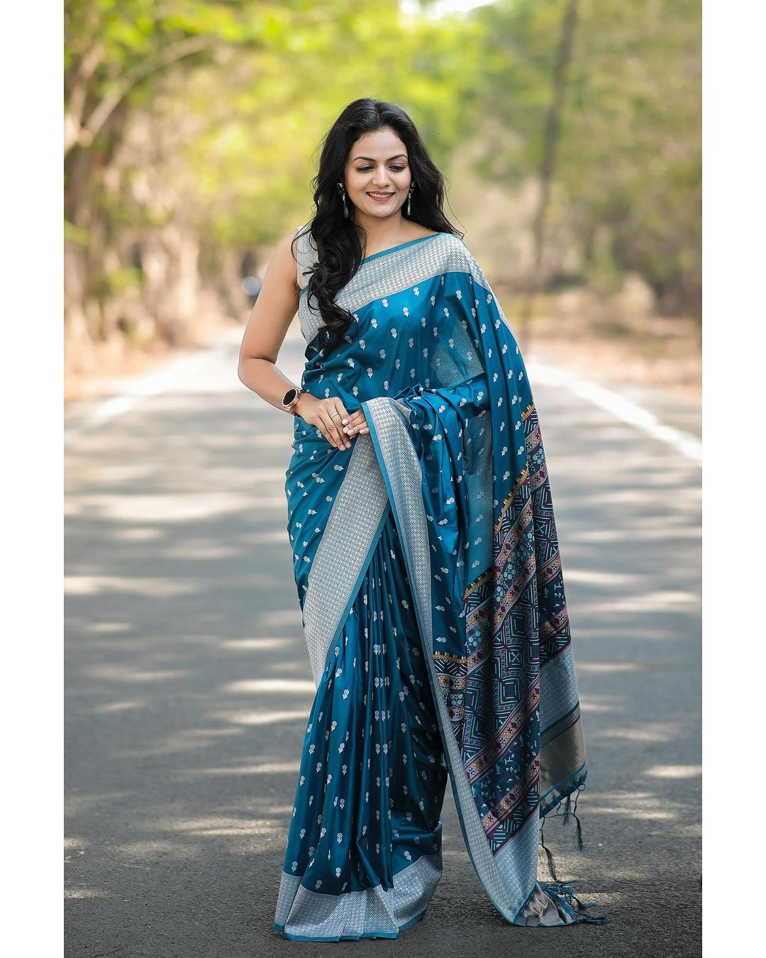 Exquisite Banarasi Silk Saree with Gold Zari Weaving Blue