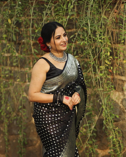 Trendsetting Black Soft Silk Saree with Ethnic Blouse Piece