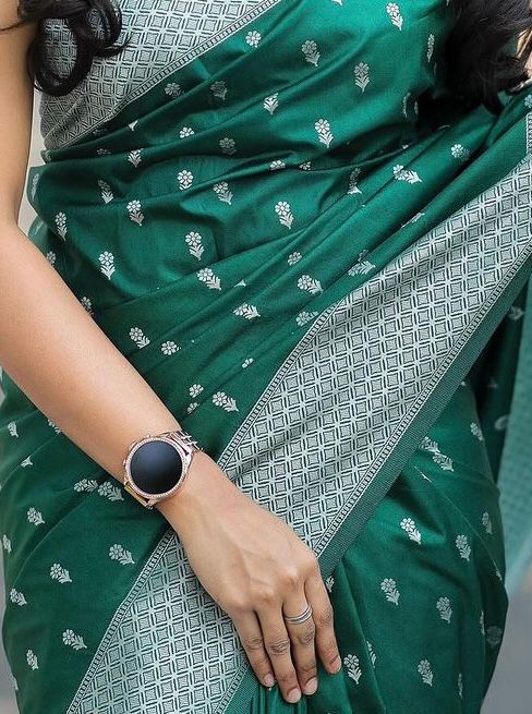 Exquisite Banarasi Silk Saree with Gold Zari Weaving