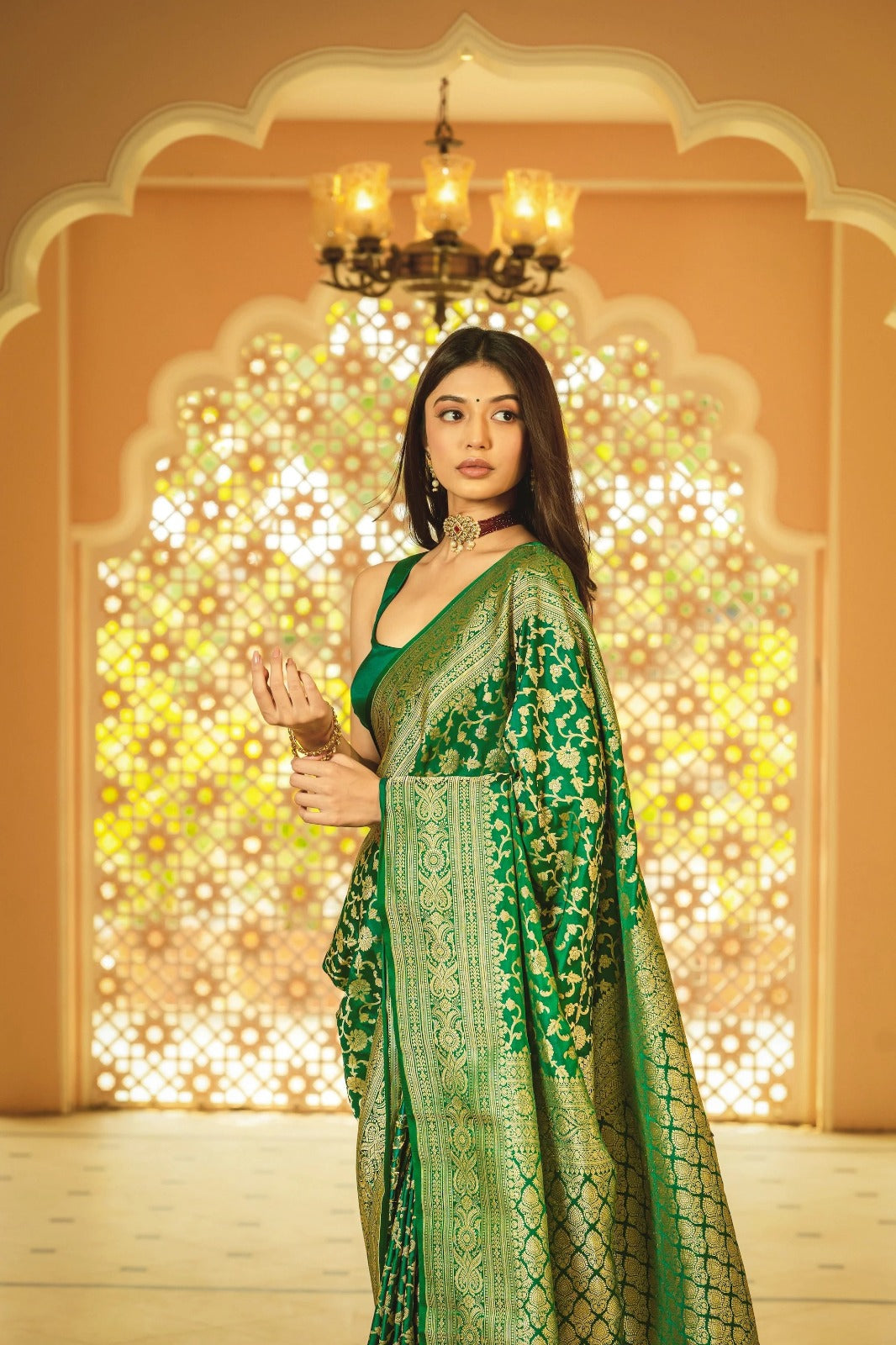 Fabulous Green Soft Silk Saree with Ethnic Blouse Piece
