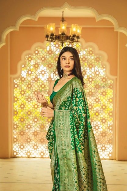 Fabulous Green Soft Silk Saree with Ethnic Blouse Piece
