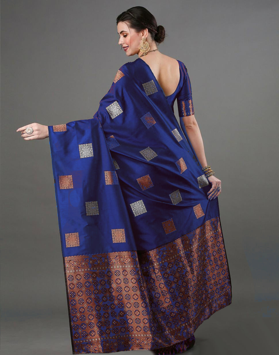Ethnic Banarasi Saree – Handwoven Soft Silk Fabric Blue