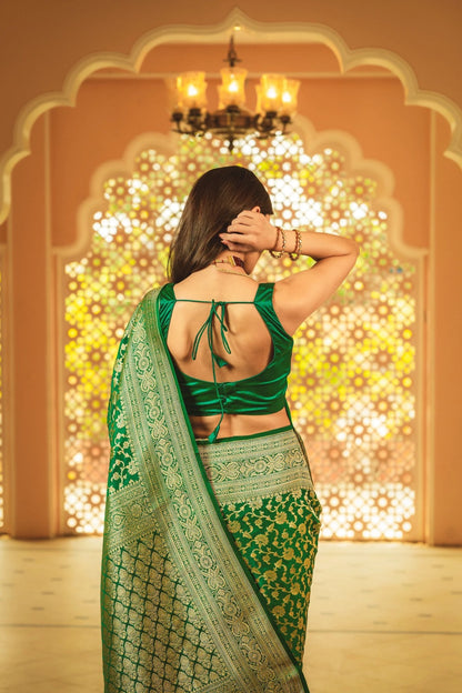 Fabulous Green Soft Silk Saree with Ethnic Blouse Piece