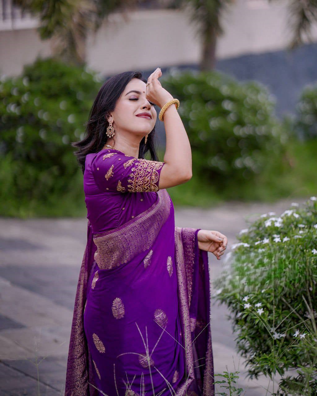 Majestic Violet Soft Lichi Silk Saree With Classic Blouse Piece