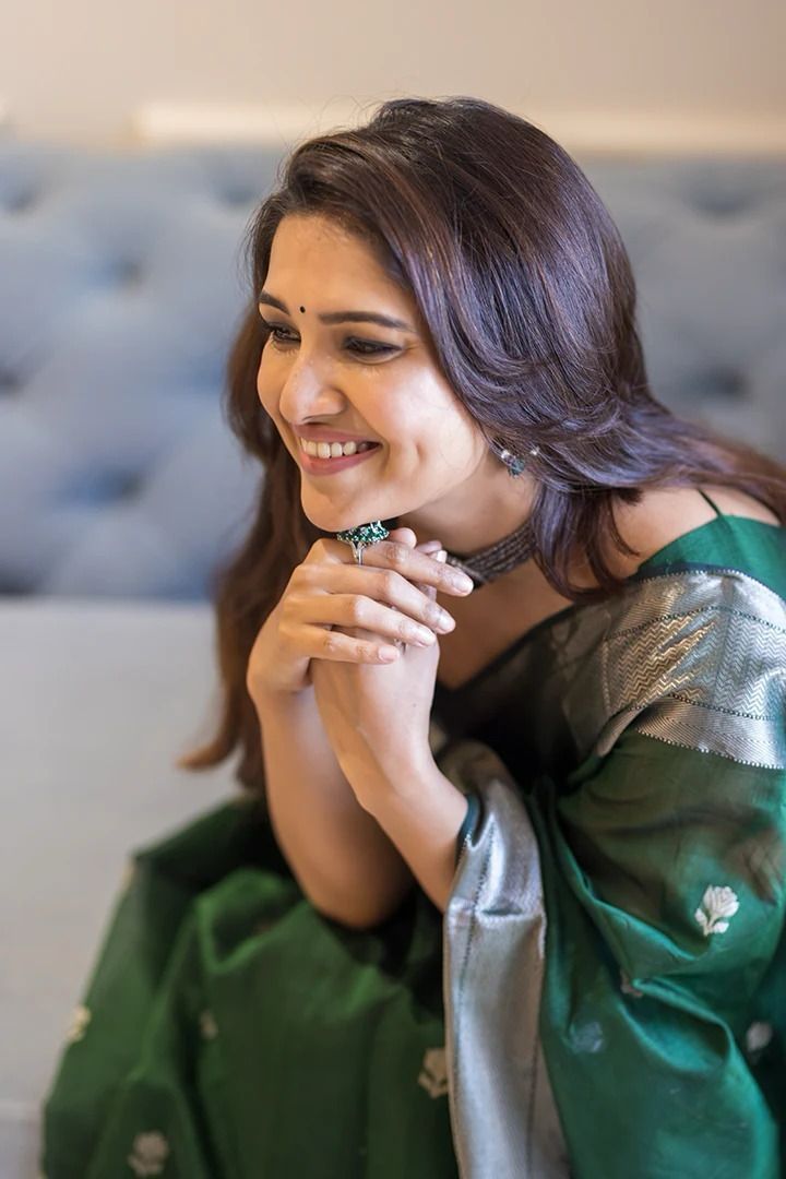 Artisanal Green Lichi Silk Saree with Blouse Peace