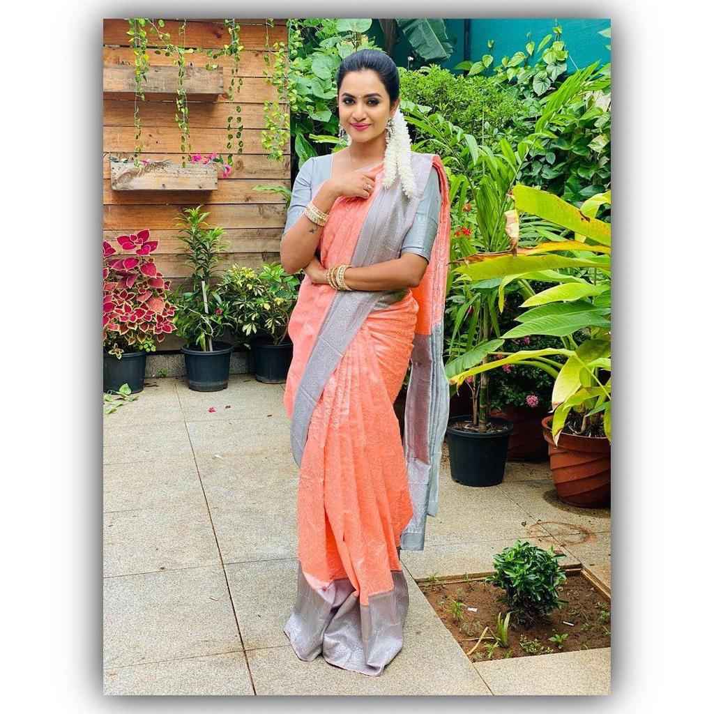 Premium Soft Lichi Silk Saree with Jacquard Weaving