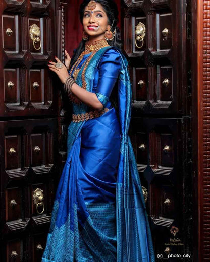 Latest Trend Lichi Silk Saree with Stylish Zari Design