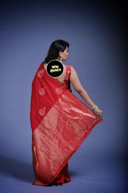 Graceful Lichi Silk Saree with Fine Zari Craftsmanship