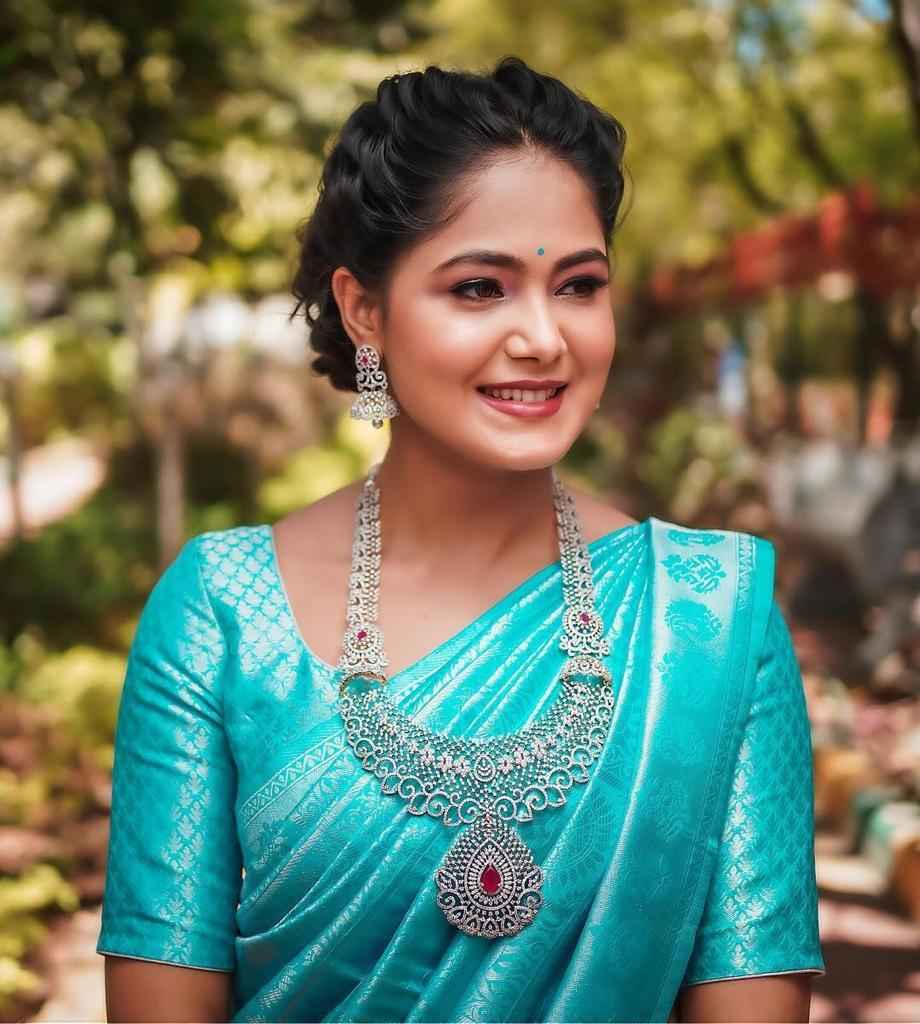 Premium Festival Wear Lichi Silk Saree with Heavy Zari