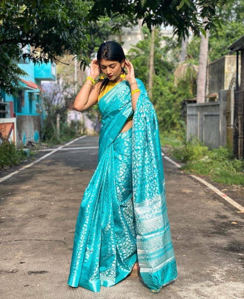New Trend Lichi Silk Saree with Intricate Zari Weaving Blue