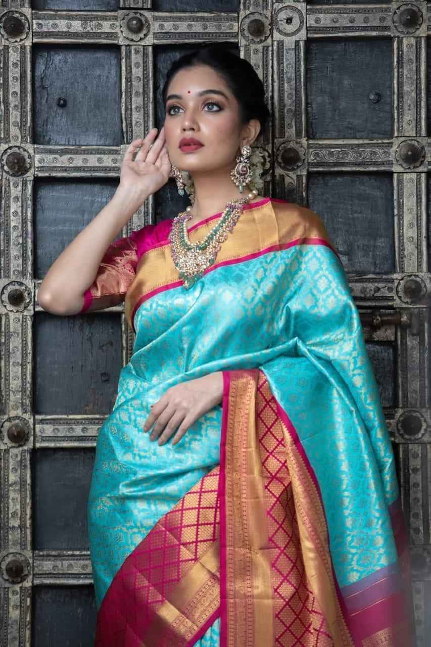 Graceful Lichi Silk Saree with All-Over Zari Weaving
