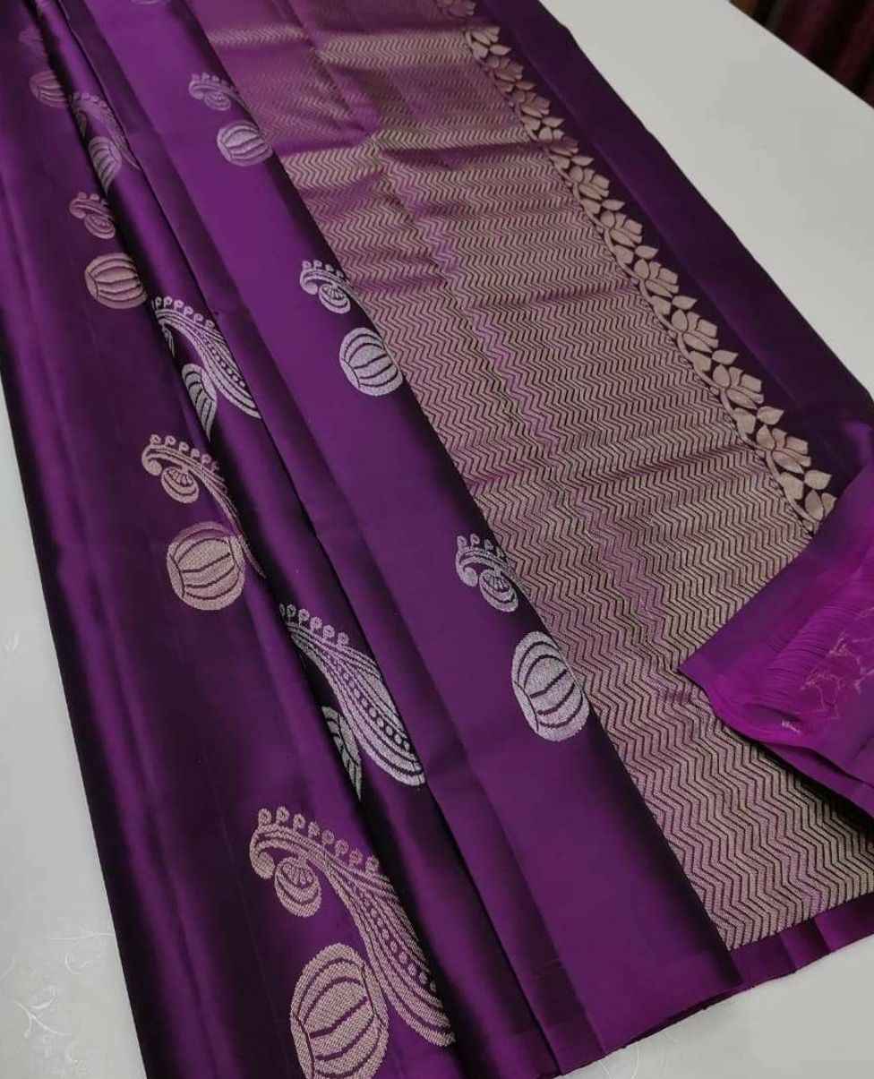 Traditional Ethnic Lichi Silk Saree with Zari Design