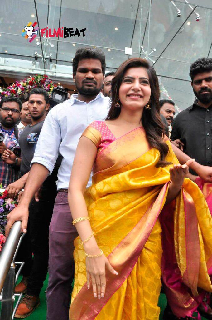 Latest Trending Lichi Silk Saree with Zari Weaving