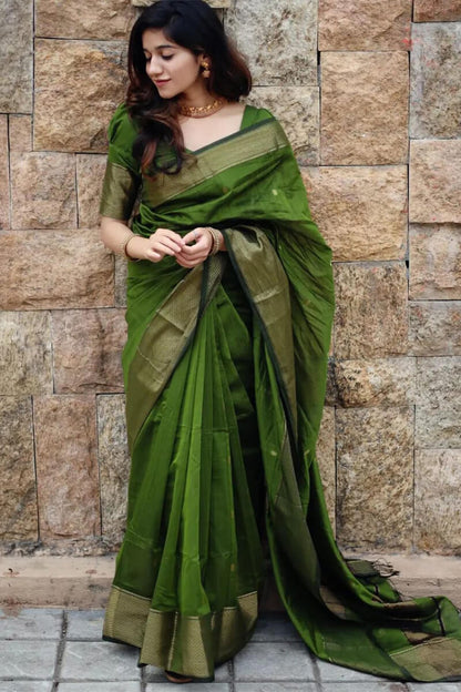 Dazzling Green Cotton Silk Saree With Beautiful Blouse Piece
