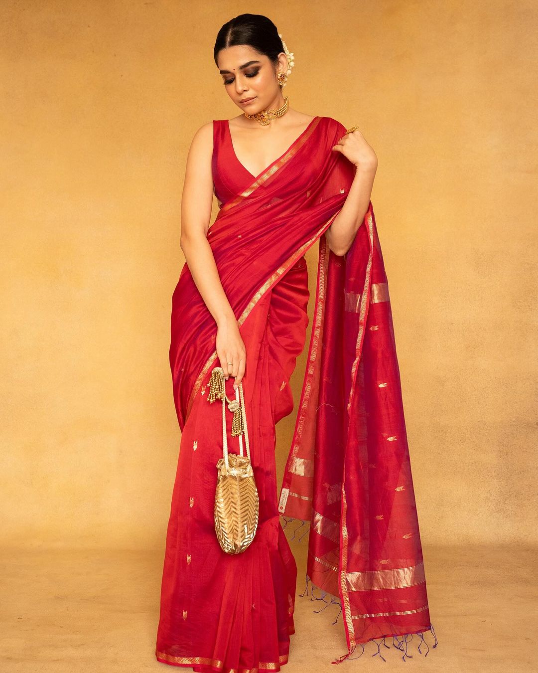 Imaginative Red Cotton Silk Saree With Aplomb Blouse Piece