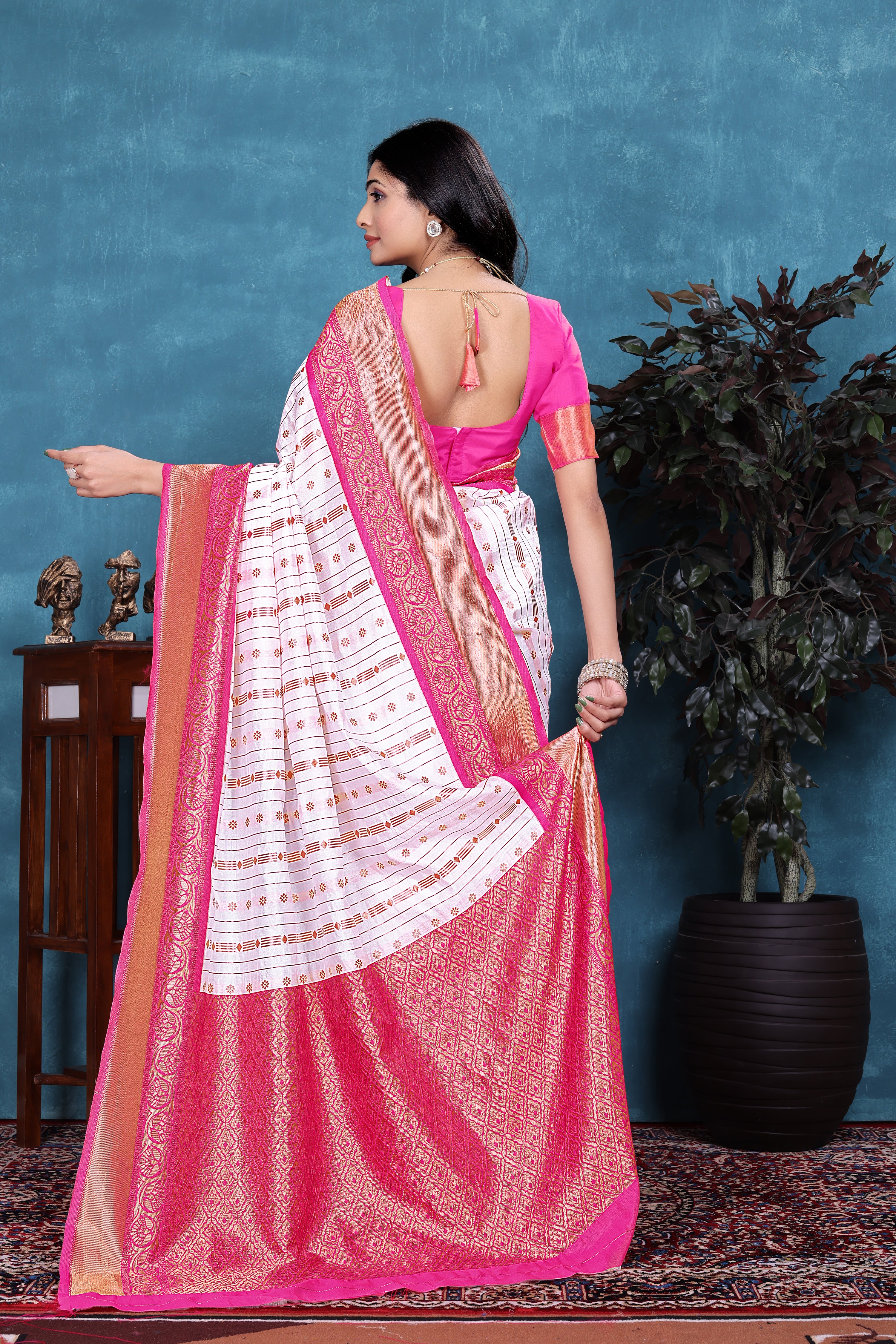 Sophisticated Cream White and Pink Soft Silk Saree with Ethnic Blouse Piece