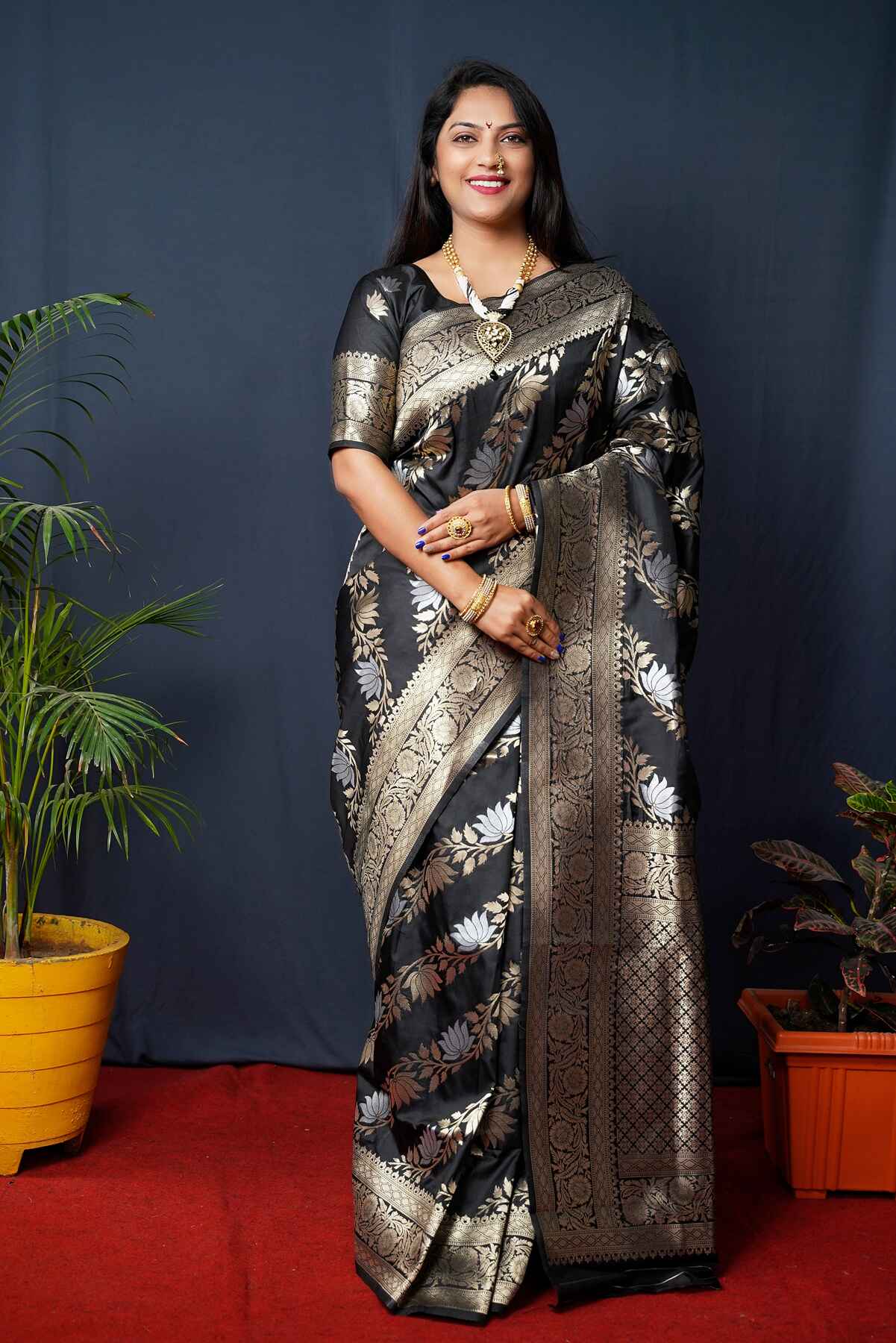 Murmurous Black Kanjivaram Silk With Fairytale Blouse Piece