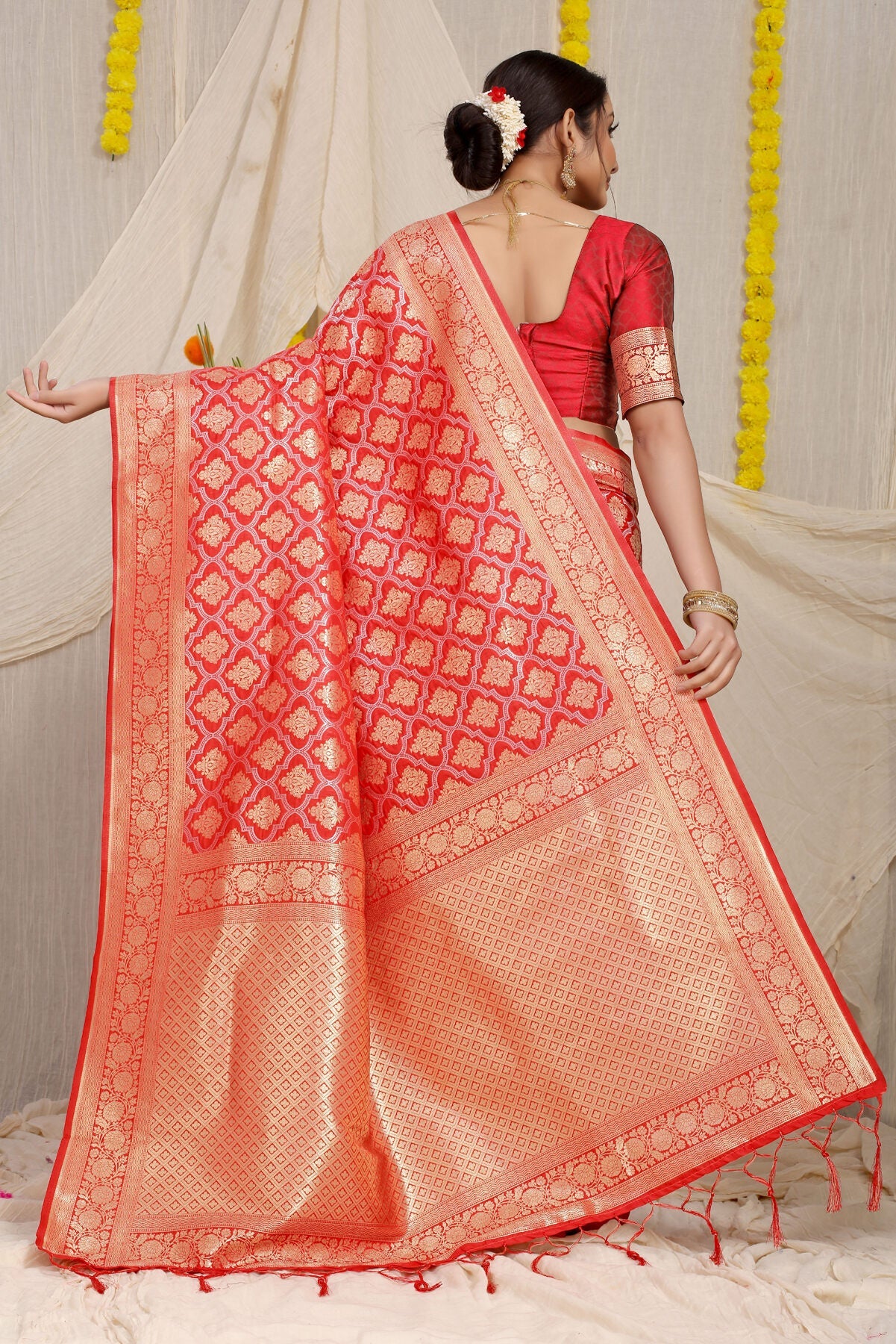 Surreptitious Red Kanjivaram Silk With Embrocation Blouse Piece