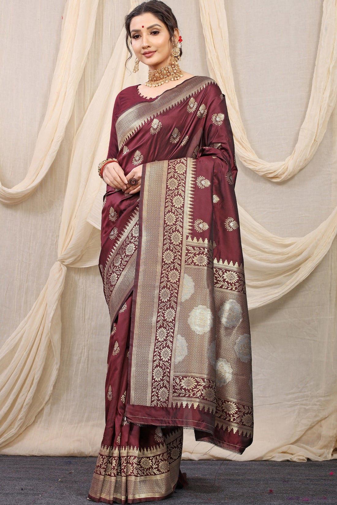 Smashing Brown Kanjivaram Silk With Effervescent Blouse Piece