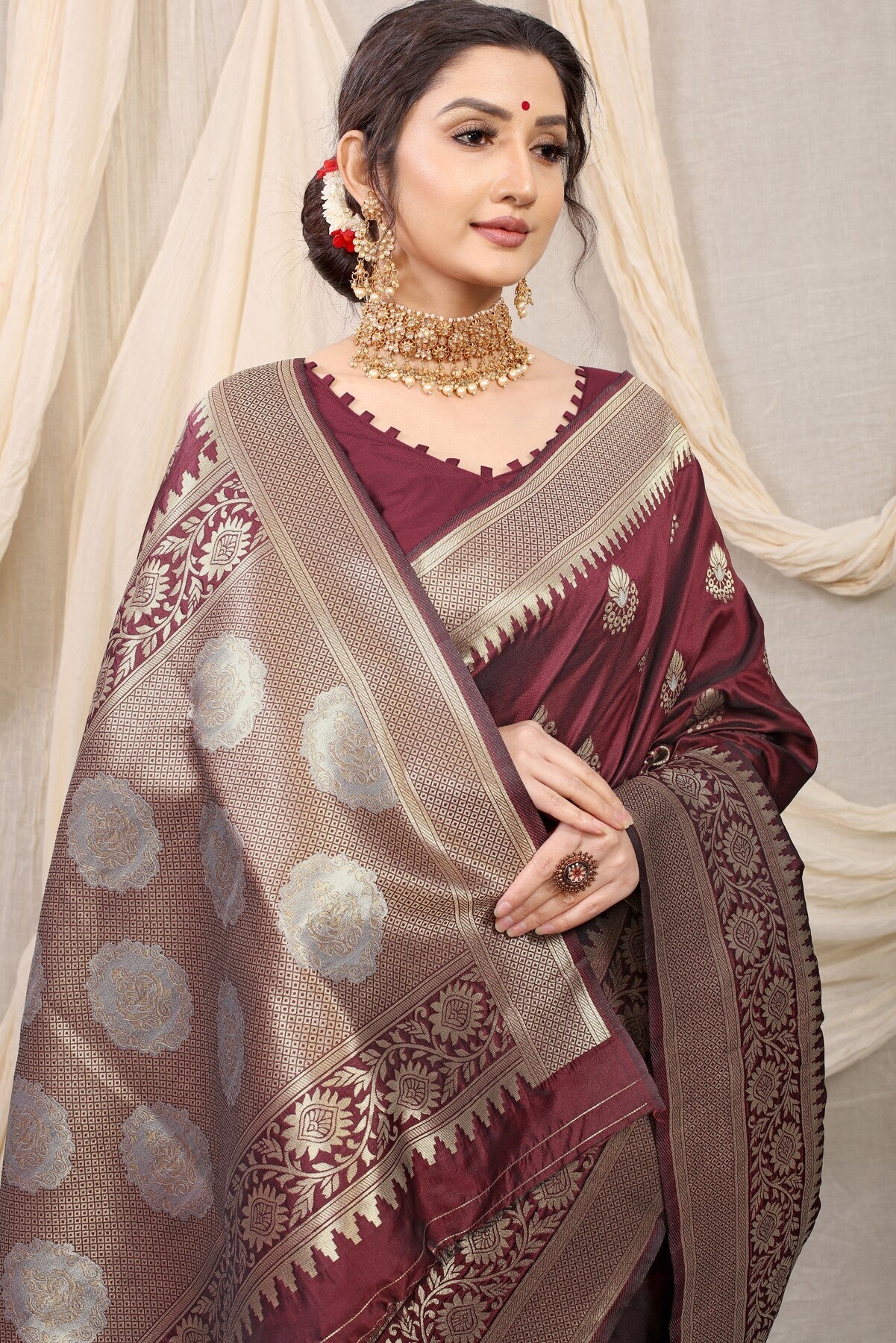 Smashing Brown Kanjivaram Silk With Effervescent Blouse Piece