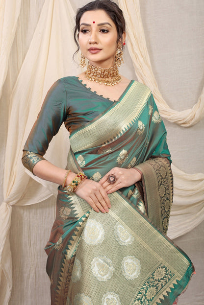 Confounding Grey Kanjivaram Silk With Effervescent Blouse Piece
