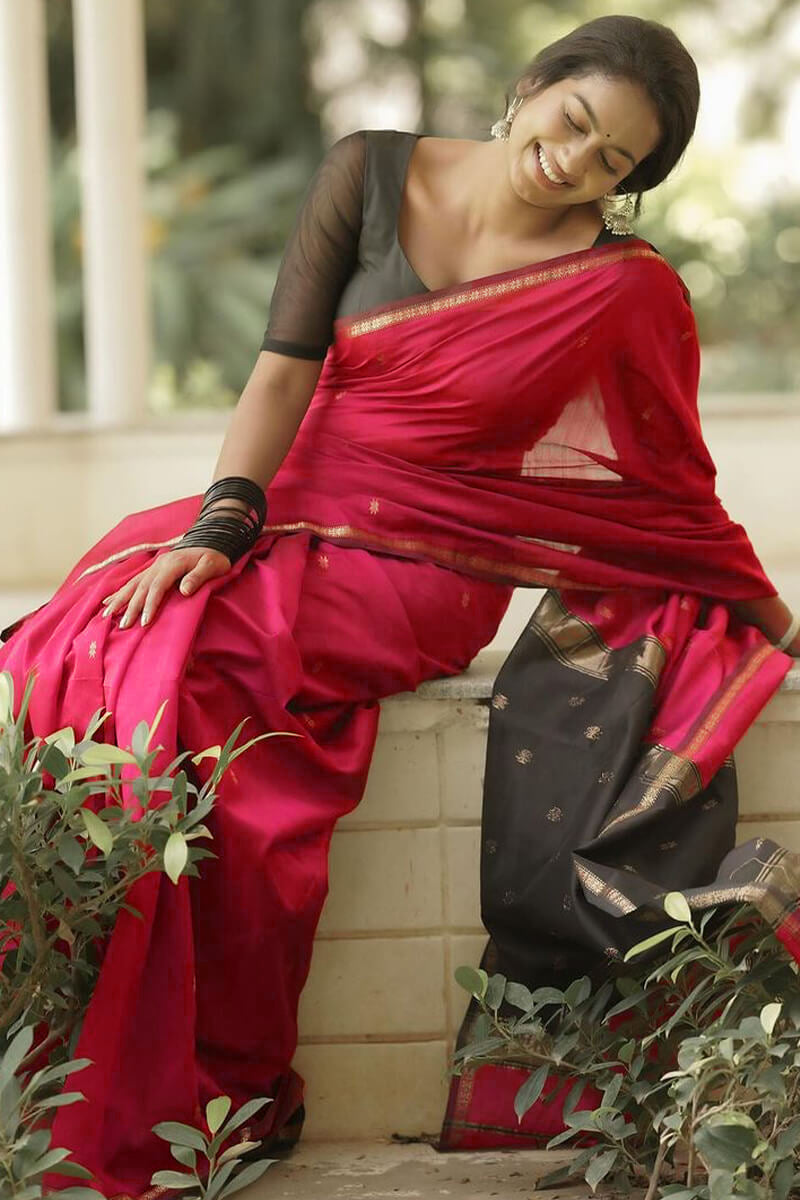Pretty Dark Pink Cotton Silk Saree With Deserving Blouse Piece
