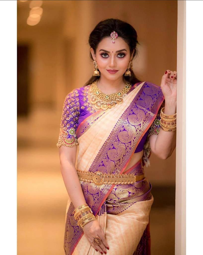 Soft Handloom Lichi Silk Saree with Royal Zari Pattern