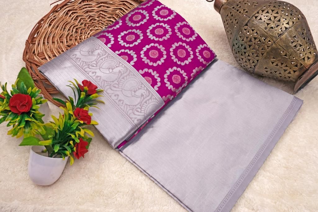 Golden Zari Woven Lichi Silk Saree for Grand Occasions Pink