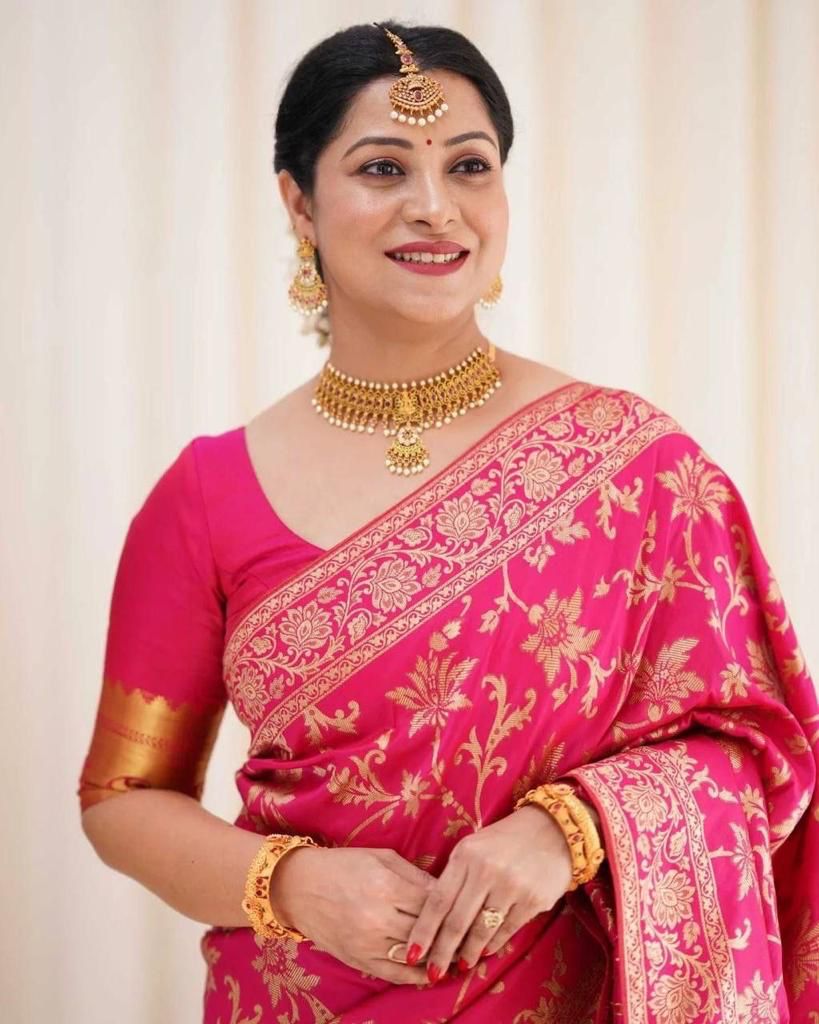 Exquisite Pink Lichi Silk Saree with Blouse Peace