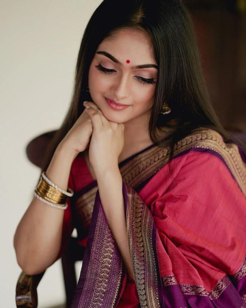 Exquisite Pink Lichi Silk Saree with Blouse Peace