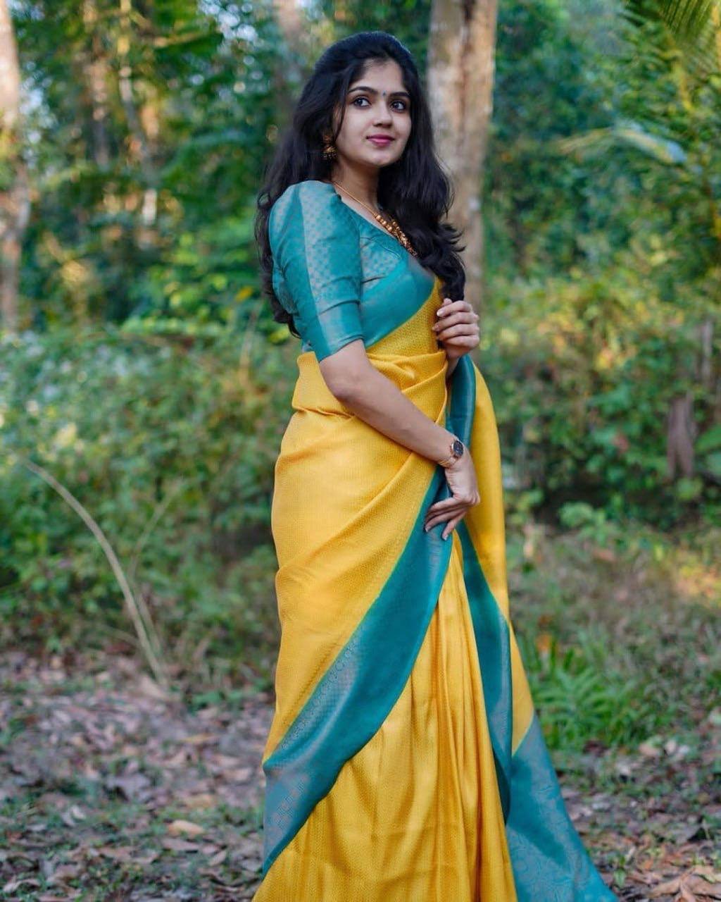 Phenomenal Yellow Soft Silk Saree With Preferable Blouse Piece